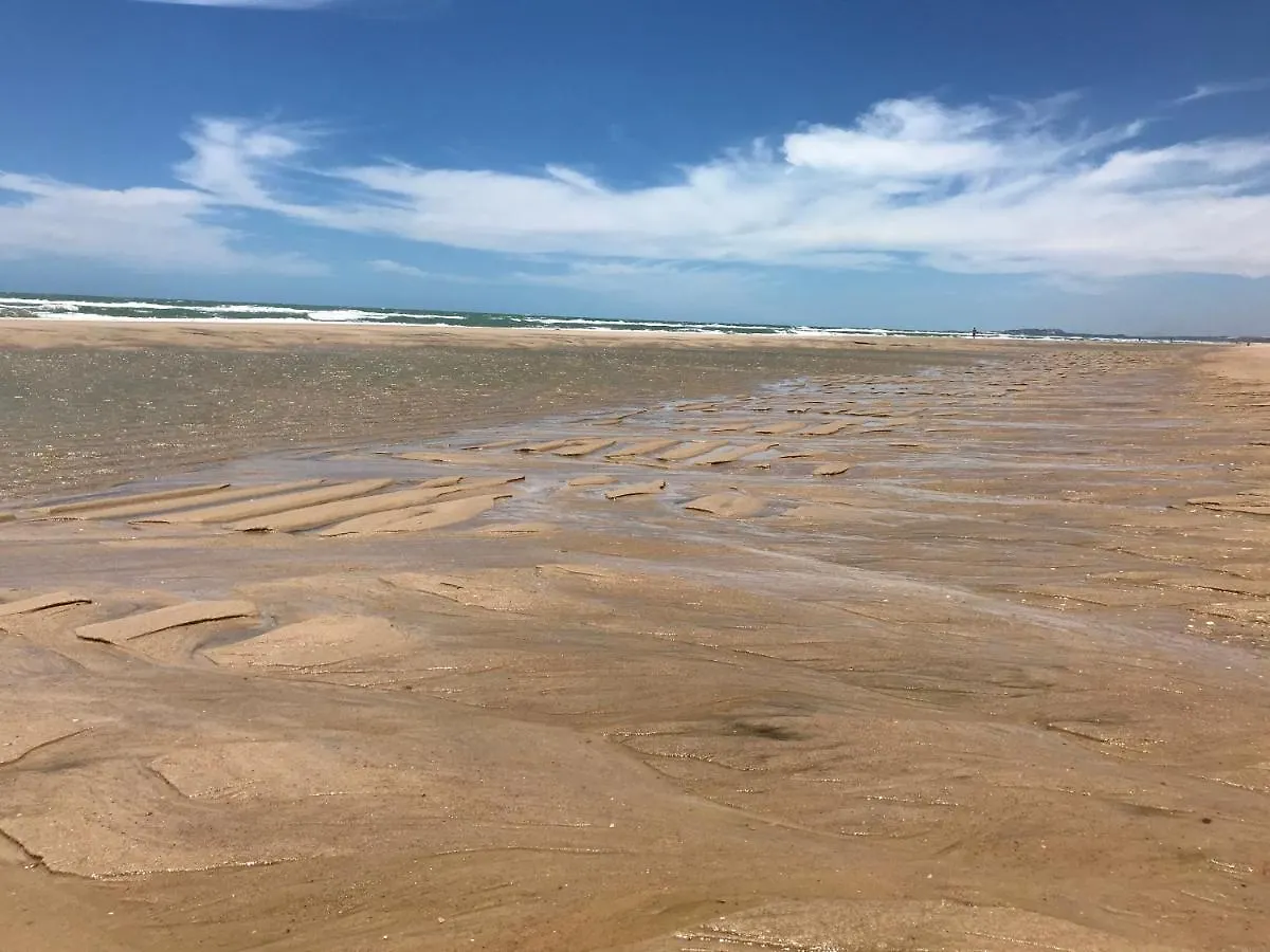 CONDOMÍNIO TERRAMARIS - Apartamento completo no Porto das Dunas Fortaleza  Brasil